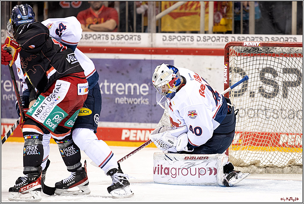 PENNY DEL Viertelfinale 4. Spiel; Duesseldorfer EG - Red Bull Muenchen; Duesseldorf, 16.04.2022